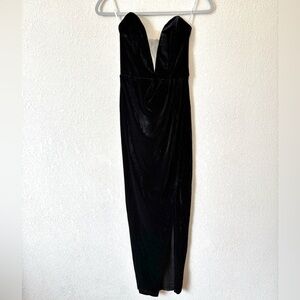 Lulus - My Dream Come True Black Velvet Strapless Maxi Dress in Size S